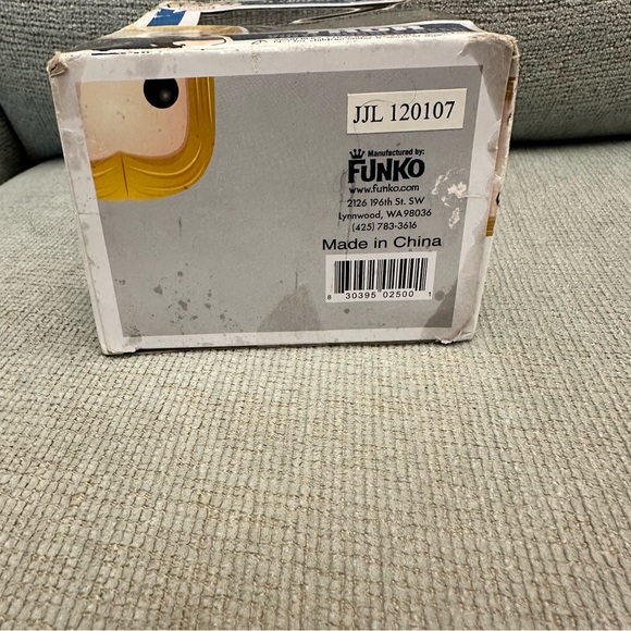 Funko POP! Marvel Avengers Thor #12 Vinyl Figure DAMAGED BOX SEE PICS - Picture 4 of 6